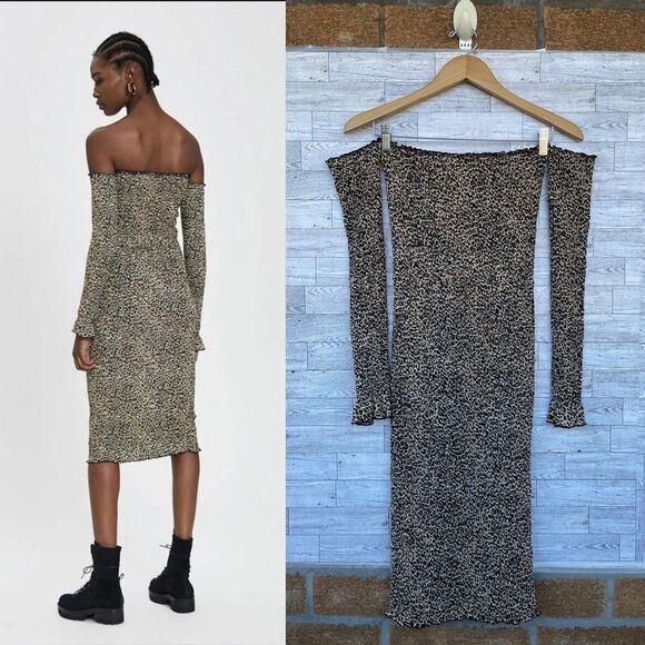 Farrow
Lucinda Off-Shoulder Leopard Dress Smocked leopard-print dress small - Picture 4 of 16